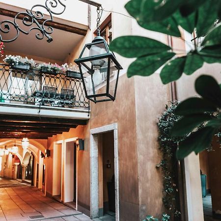 Hotel La Contrada Verbania Bagian luar foto